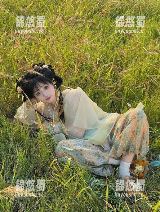 17c吃瓜直达新线路，瓜田深处任你探索
