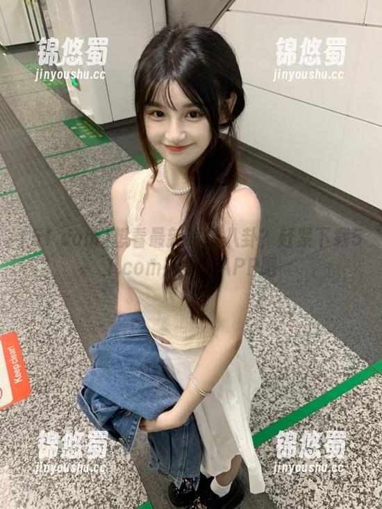 51.com 想看最新吃瓜八卦?赶紧下载51.com网页和APP吧