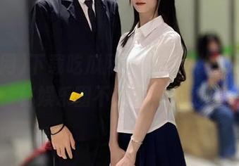 下载吃瓜网，观看网络热议，揭秘娱乐圈不为人知的秘密