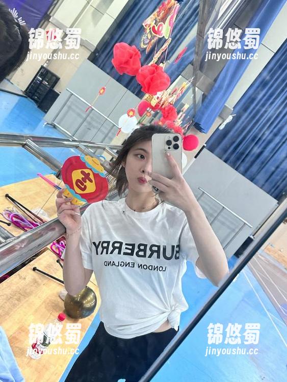 吾爱吃瓜 在吾爱吃瓜网历史版本大全,直达超级搞笑视频,一起感受吃瓜的乐趣吧!