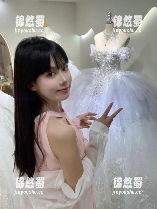 网曝吃瓜 关注网曝吃瓜网页,轻松获取各类新鲜话题与趣闻!
