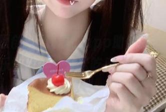 黑料原创app助你获取第一手娱乐圈黑料，轻松吃瓜不再困难！